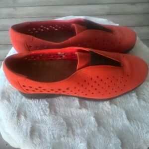 Clarks Women's Orange Slip-On Perforated Casual Loafers